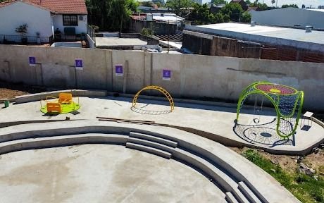 Avanzan trabajos en la Plaza Alberdi
