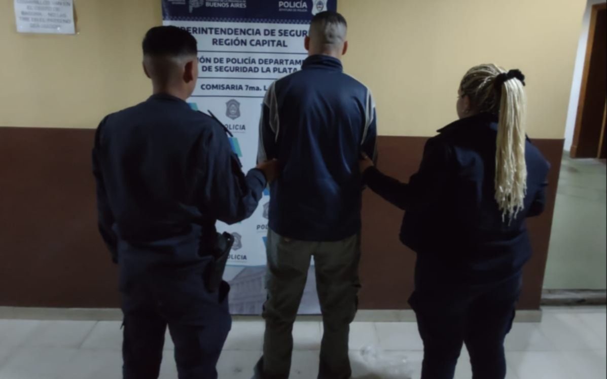 Está con domiciliaria y tobillera: en la casa le encuentran elementos robados a un vecino