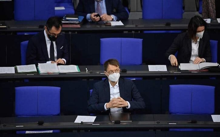 Alemania aprueba la vacuna obligatoria para personal sanitario y geriátricos