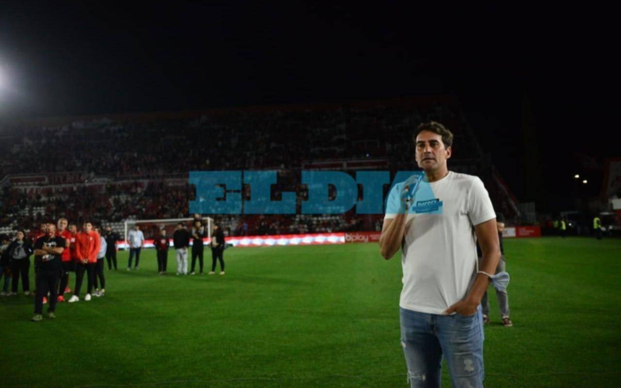 “Ahora volveré a otro lugar en la cancha: en la tribuna”: Alayes anunció que deja el cargo de secretario técnico