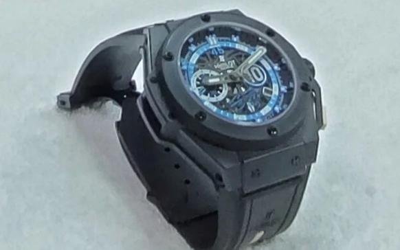 Recuperan en India un reloj robado a Maradona