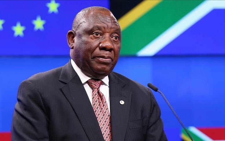 En pleno avance de la variante Ómicron, el presidente de Sudáfrica se contagió coronavirus