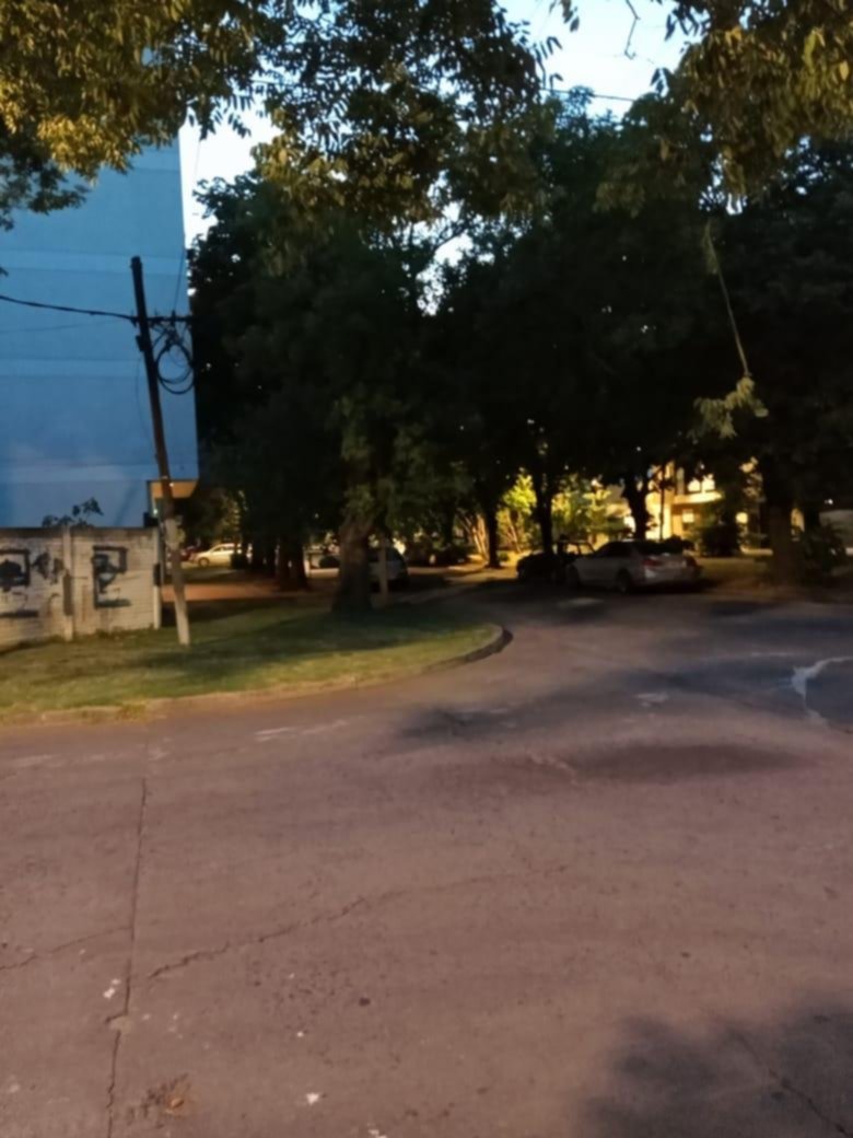 Enojo por la falta de alumbrado en 53 y 29