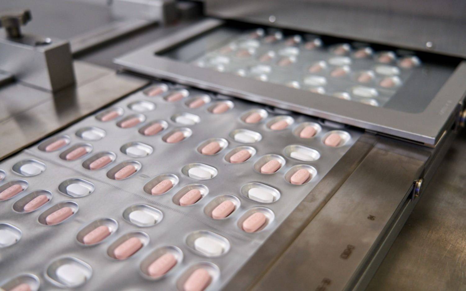 Pfizer anunció que su píldora contra el COVID-19 tiene una eficacia de casi el 90%