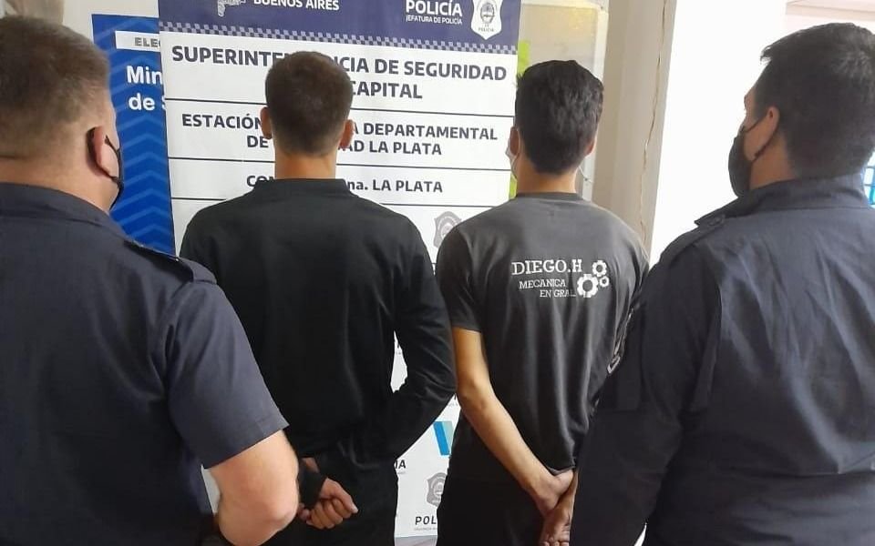 Mondongo: circulaban en una moto robada y caen en un operativo contra "motochorros"
