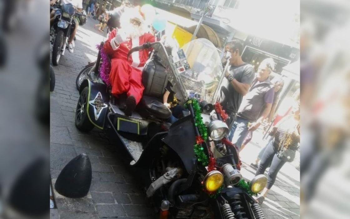 La Plata: Papá Noel jubiló a los renos y se sube a la moto este domingo