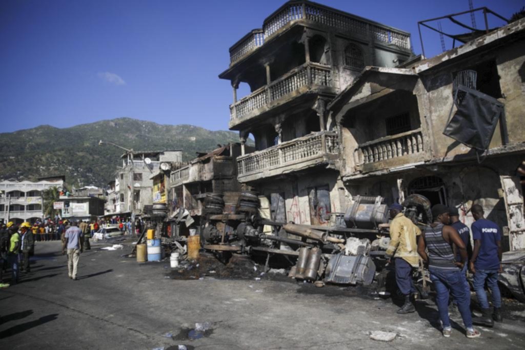 Haití: explotó un camión cargado de combustibles
