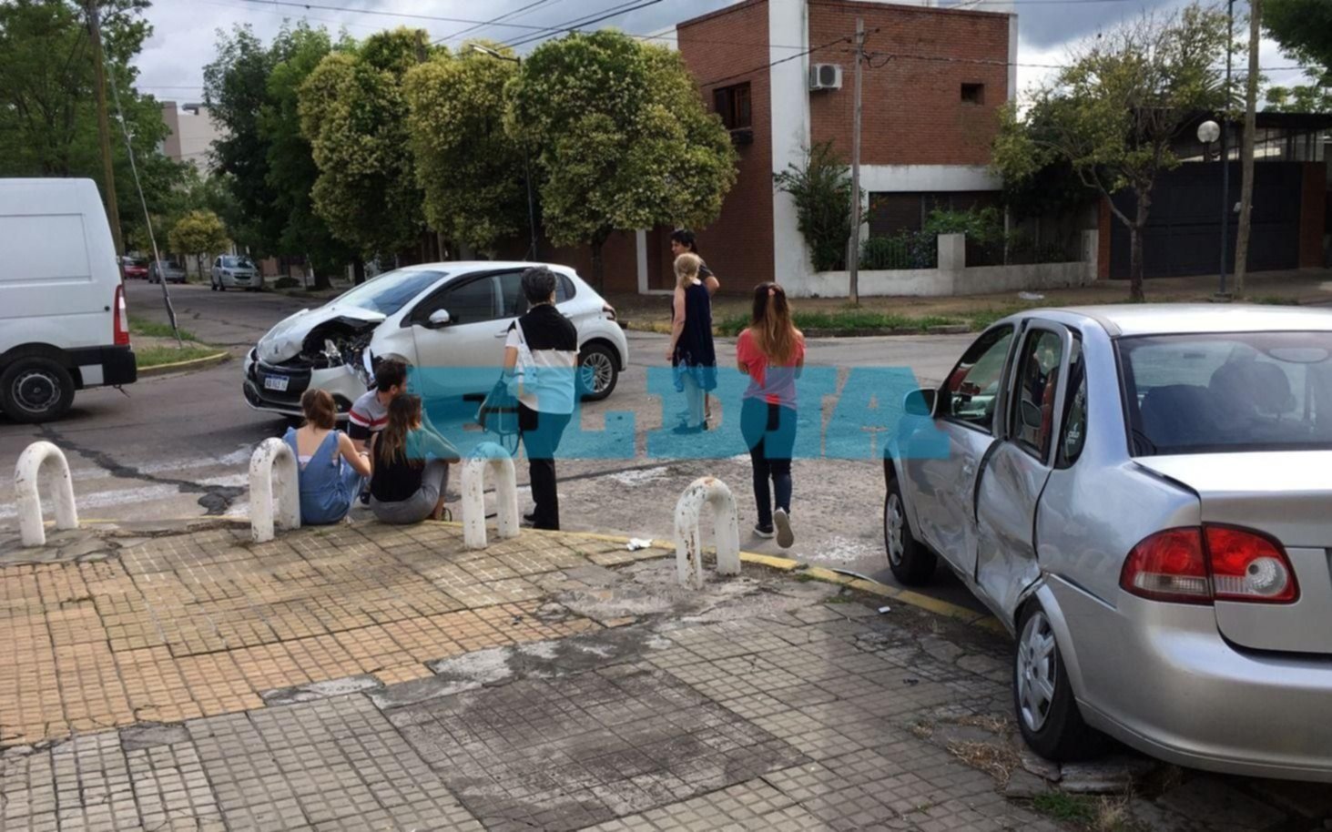 Otro fuerte choque en esquina de Barrio Norte y vecinos piden reductores de velocidad