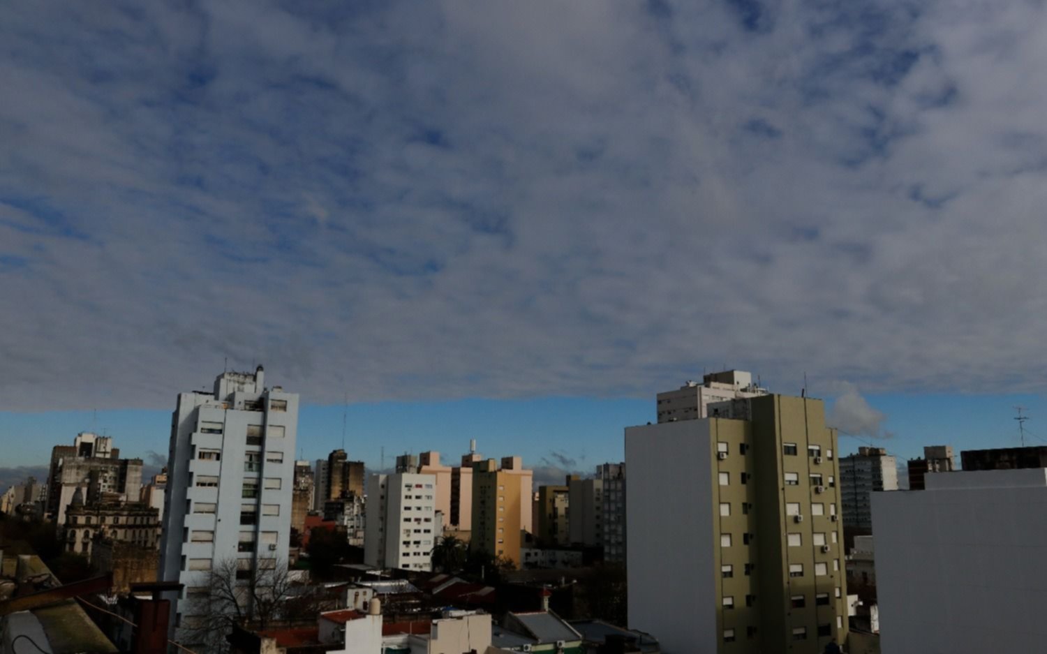 Algunas nubes y 27º de máxima para este jueves en La Plata: mirá cómo sigue el clima