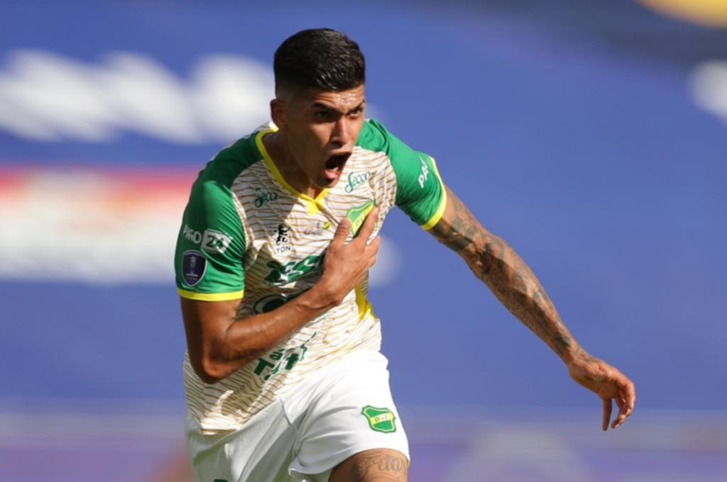 Adonis Frías, figura de Defensa, quiere jugar en Boca