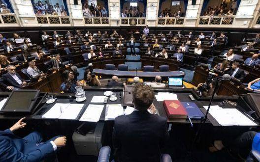 Ministros de Kicillof van a la Legislatura por el Presupuesto