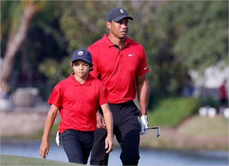 Tiger Woods concluyó segundo en su regreso