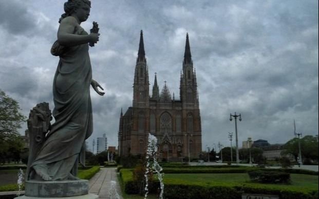 Calor y nubes de día, ¿tormenta de noche?: así estará el clima este lunes y toda la semana