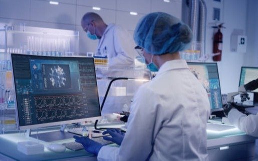 Ómicron: la mayoría de la vacunas podrían no prevenir la infección