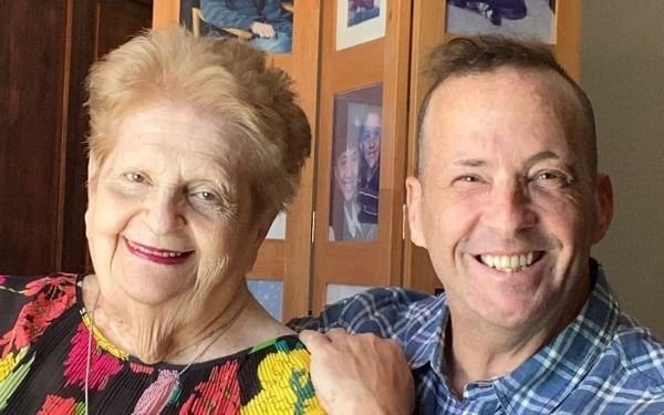 Insólito obituario para despedir a su madre: "Murió una señora judía colorada con sobrepeso"