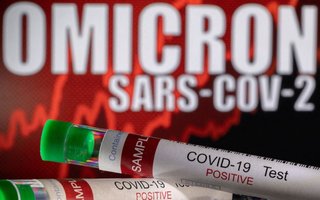 Covid: "Estar vacunados con al menos dos dosis baja la tasa de complicaciones respiratorias serias"