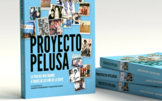 Editaron "Proyecto Pelusa", un libro de fotos de la gente junto a Maradona