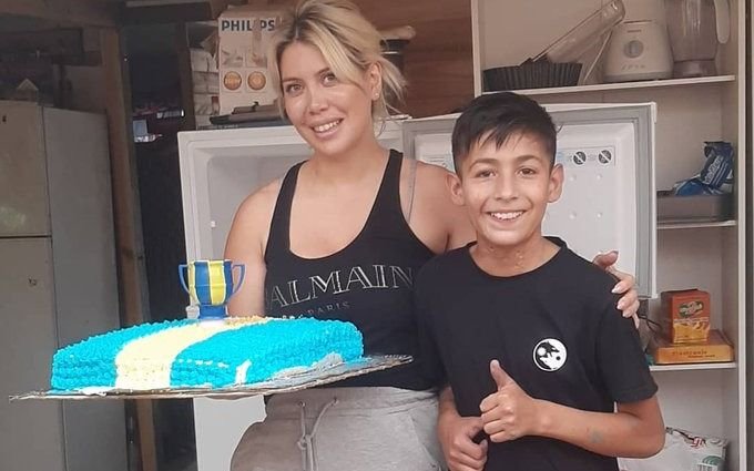 ¡Pedido entregado! Wanda Nara fue a la casa de Joaquín Nahuel, el nene que hace tortas