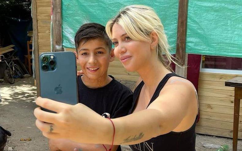Wanda cumplió: retiró la torta que le compró a Joaquín