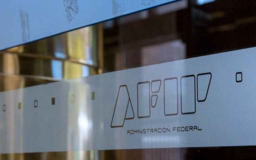 Ganancias: el Gobierno oficializó a partir de qué salario no se pagará el impuesto