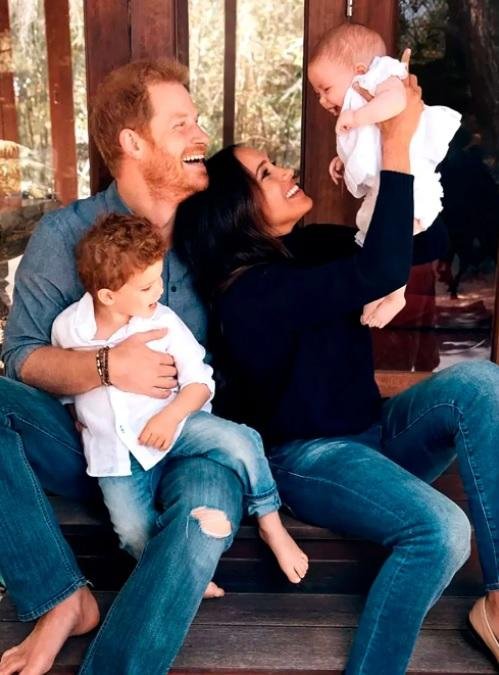 Harry y Meghan, con Lili