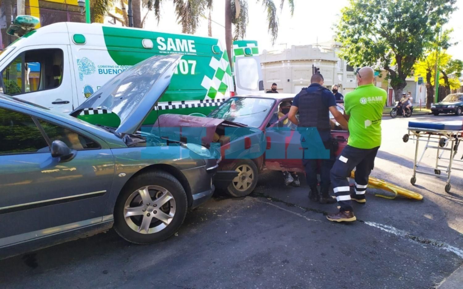 Impactante choque de frente en Ensenada: heridos y una embarazada atrapada
