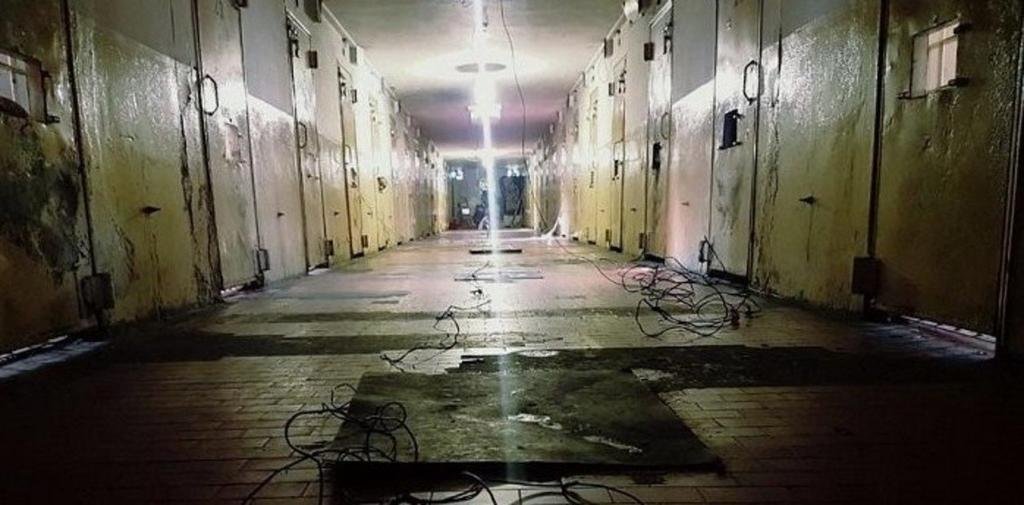 Un juez condenó a dos jóvenes a visitar un penal
