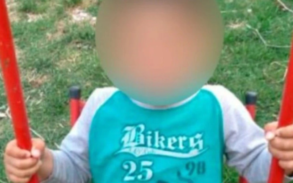 Horror en Córdoba: matan a golpes a nene de 2 años y detienen a su madre y su padrastro