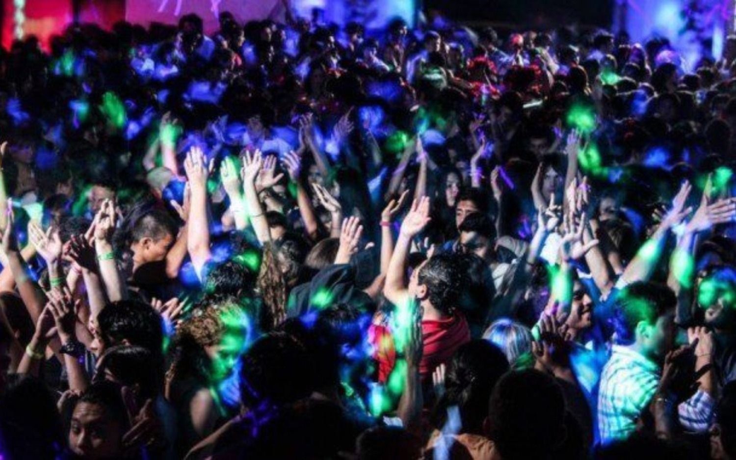 Córdoba vuelve a las restricciones por el COVID: suspenden eventos masivos, festivales y boliches