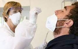Dr. De Battista: "Todo hace pensar que la cepa Ómicron tiene que ver con el aumento exponencial de contagios"