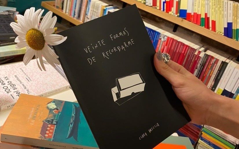 "Veinte formas de recordarme": la escritora platense Clara Breccia presentó su segundo libro  