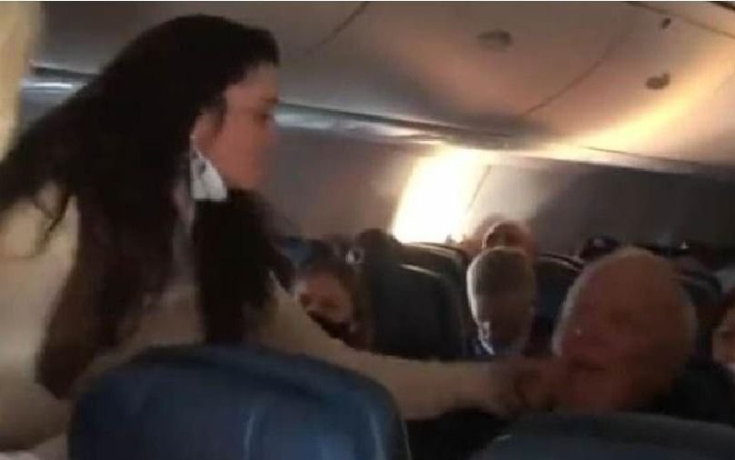 Detenida por golpear y escupir a un pasajero que se negó a usar el barbijo durante un vuelo