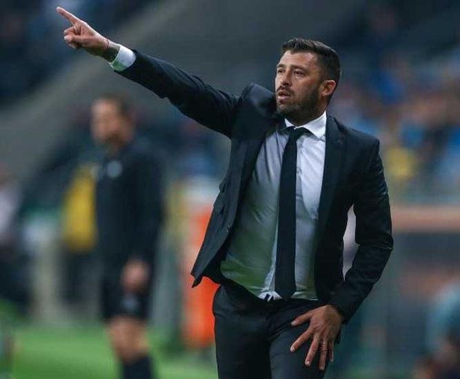 Leandro Benítez vuelve a dirigir en su “otra casa”