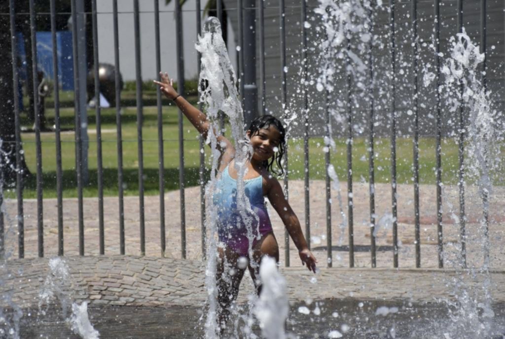 ¿Llueve o no llueve esta noche en La Plata? El calor seguirá hasta el martes