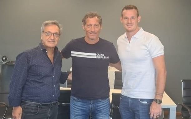 El presidente de San Lorenzo dio positivo de covid: se había reunido con Pedro Troglio