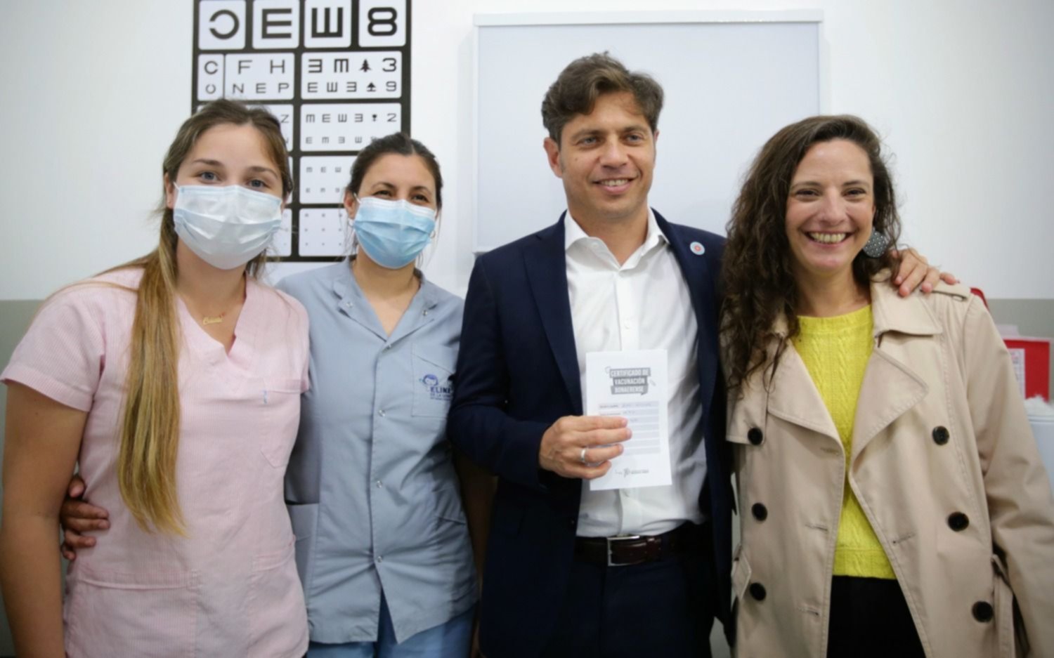 En La Plata, Axel Kicillof recibió la quinta dosis de la vacuna contra el Covid-19