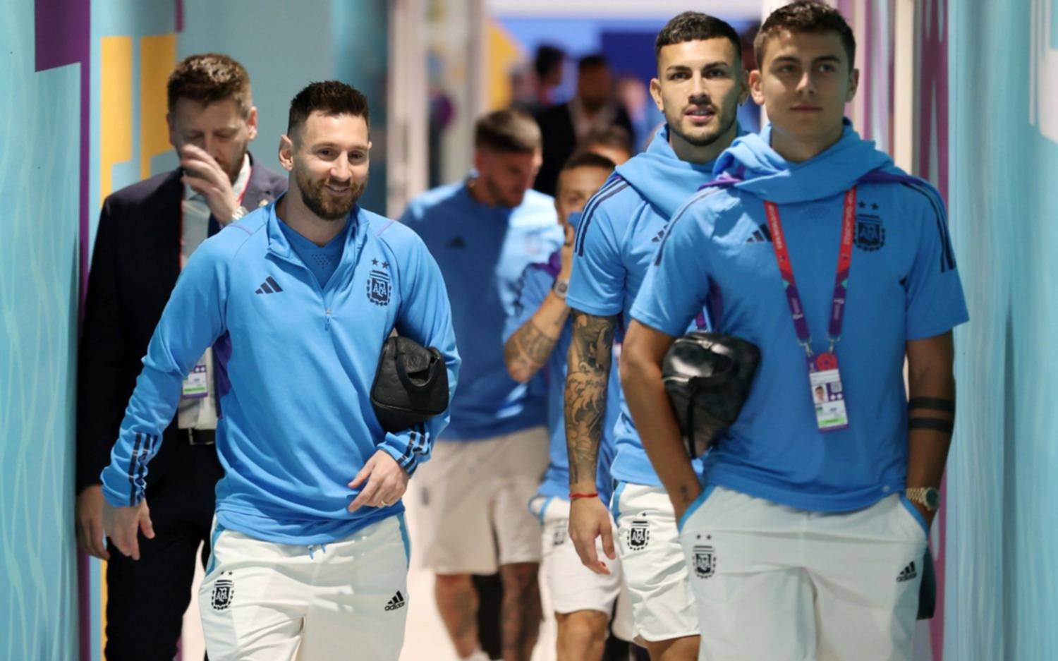 ¡Vamos Argentina! Así llegó Messi y los jugadores al Áhmad Bin Ali 