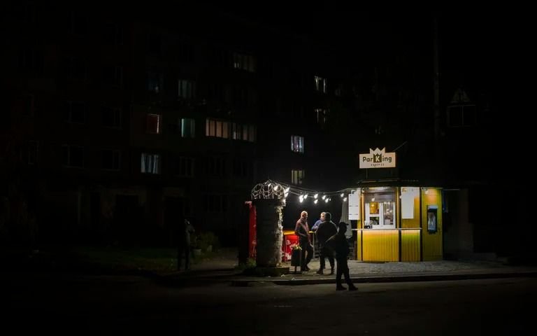 Más de 500 localidades ucranianas siguen sin electricidad tras los bombardeos rusos