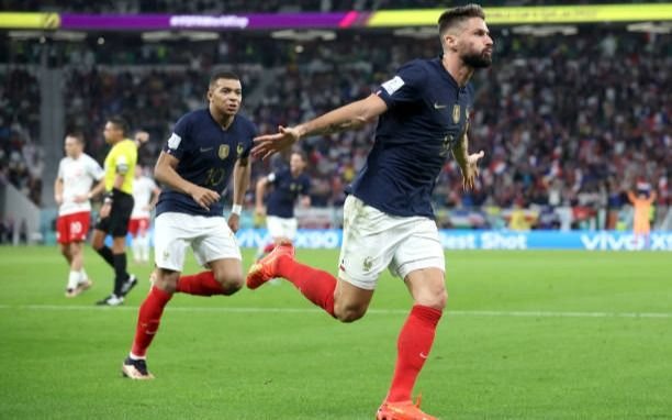 Francia, a cuartos de final: con goles de Giroud y Mbappé, le ganó 3 a 1 a Polonia