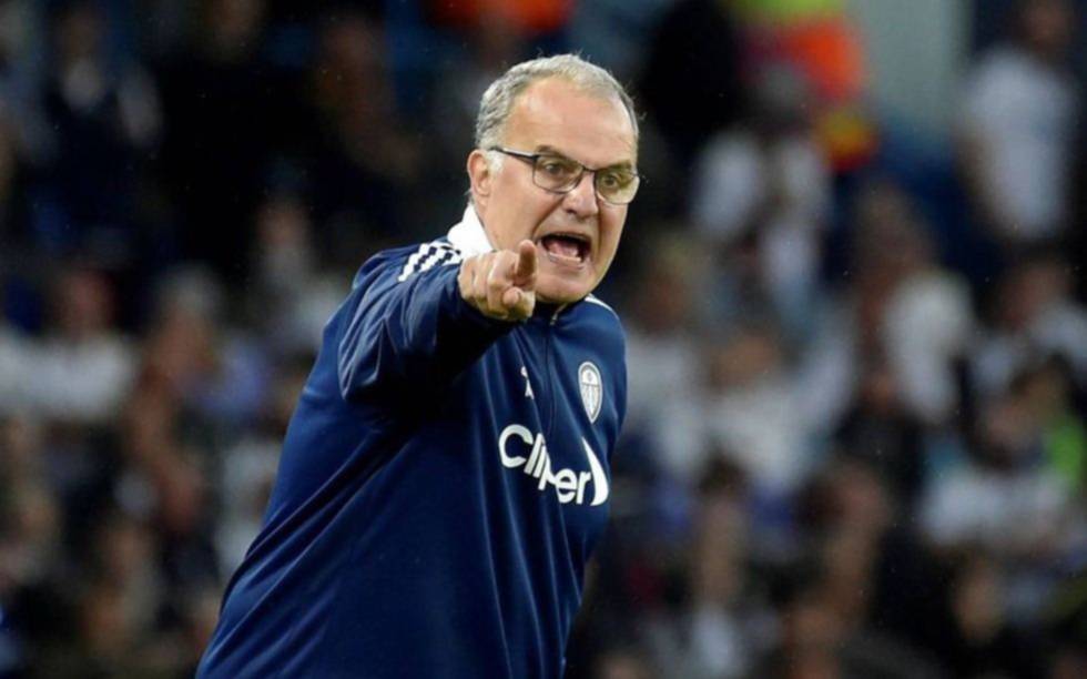 Tras la eliminación en Qatar, Marcelo Bielsa se convierte en uno de los candidatos para asumir en Uruguay