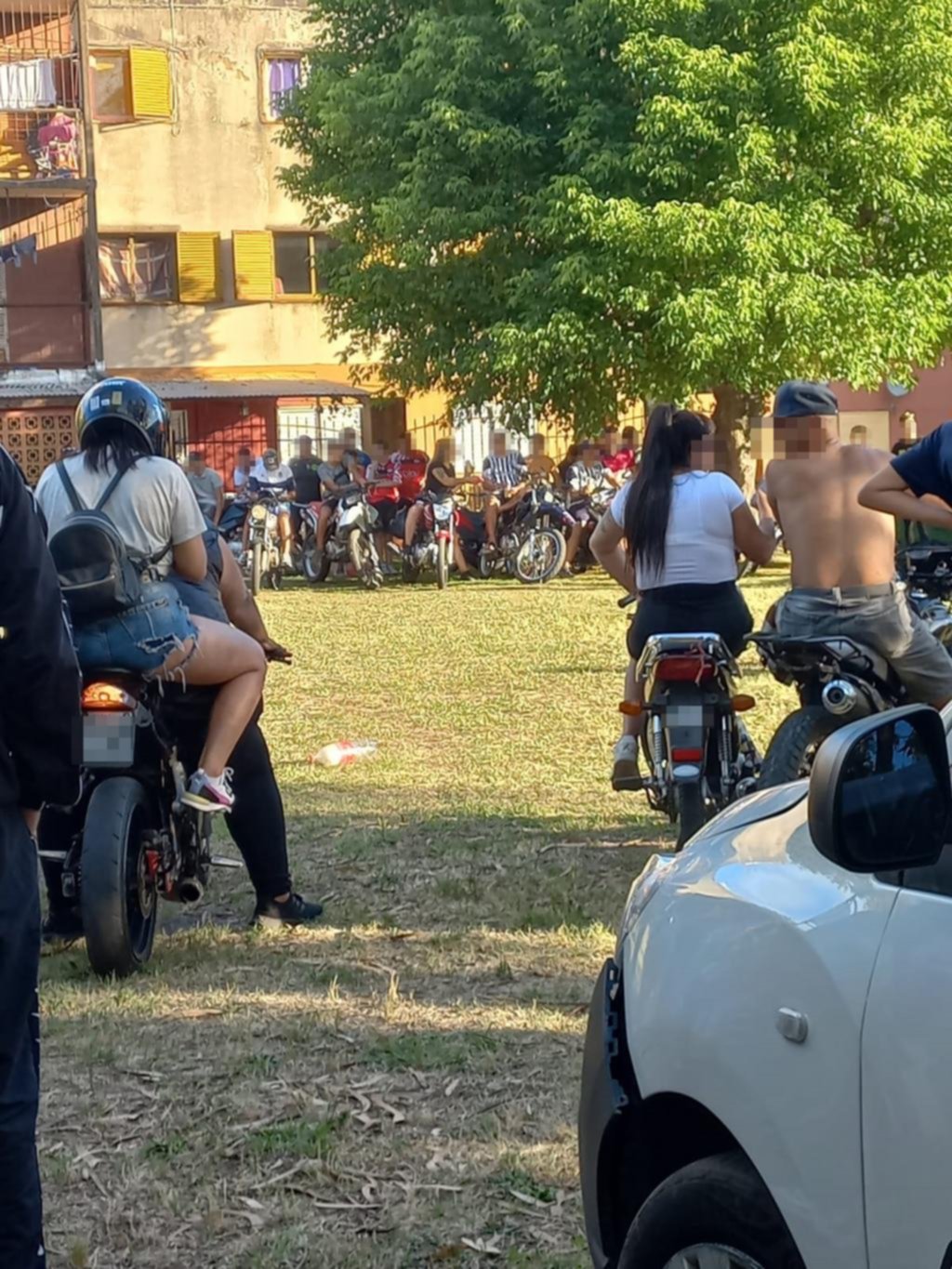 Sin descanso en el barrio Aeropuerto por motos con escapes liberados