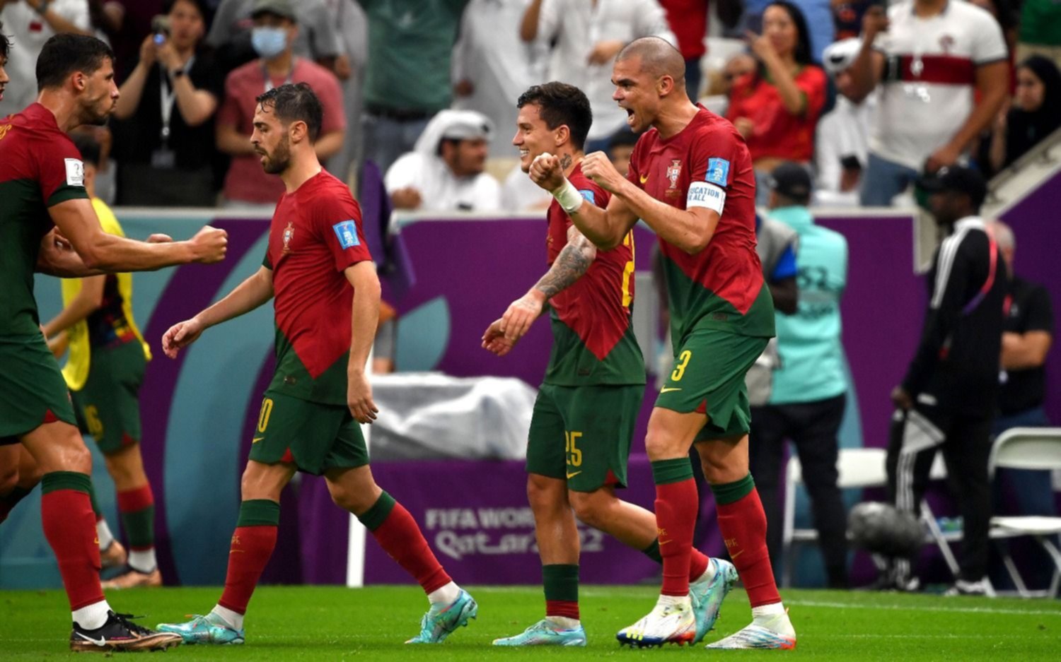 Portugal goleó 6 a 1 a Suiza y, con Cristiano suplente, se clasificó a cuartos de final
