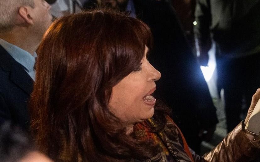 Cristina viajó anoche en helicóptero a Punta Lara: se reunió con el ala dura del kirchnerismo