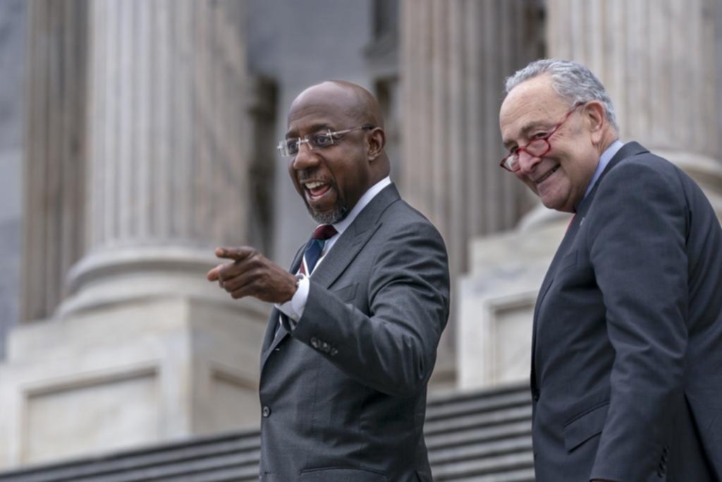 El demócrata Warnock ganó en Georgia y Biden tendrá mayoría en el Senado