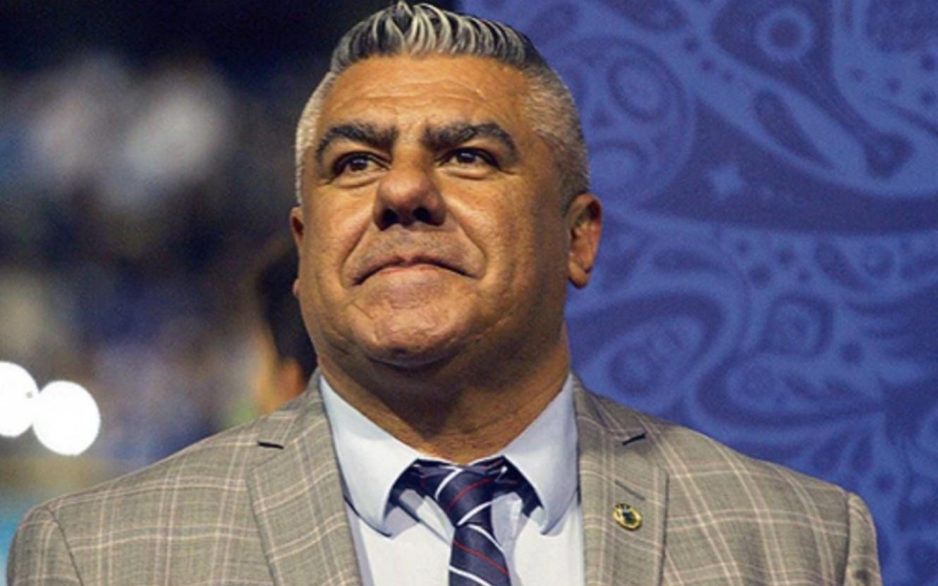 "El campeón de América está de pie y va por todo", advirtió el presidente de AFA, Claudio "Chiqui" Tapia