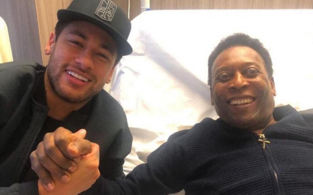 Pelé felicitó a Neymar por igualar su marca de goles en el seleccionado de Brasil