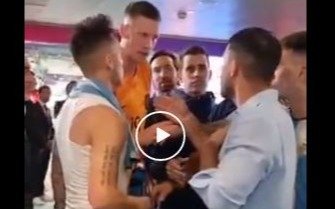 VIDEO. Final caliente: el "Kun" Agüero se puso el traje de guardaespaldas de la Scaloneta