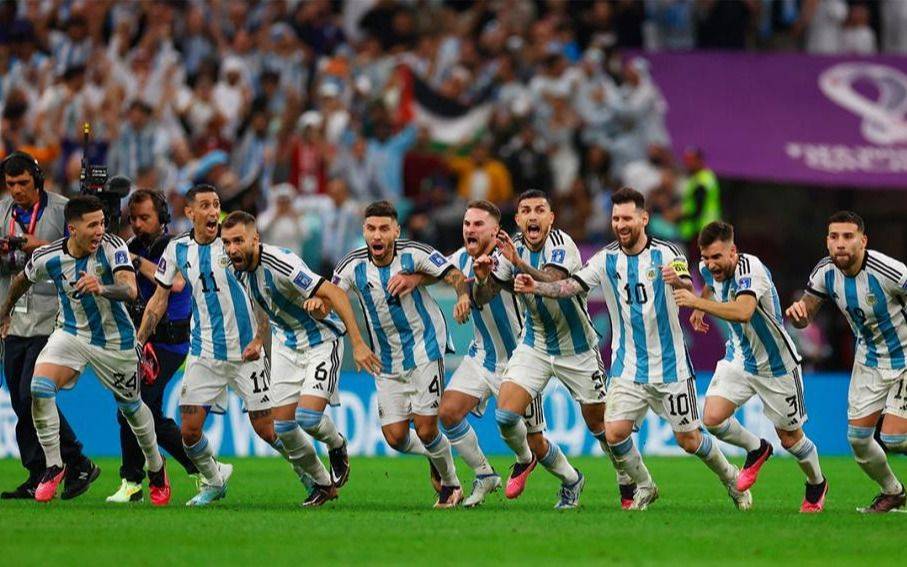 VIDEO. El festejo particular de la Selección y la dedicatoria para el rival tras el penal de Lautaro Martínez