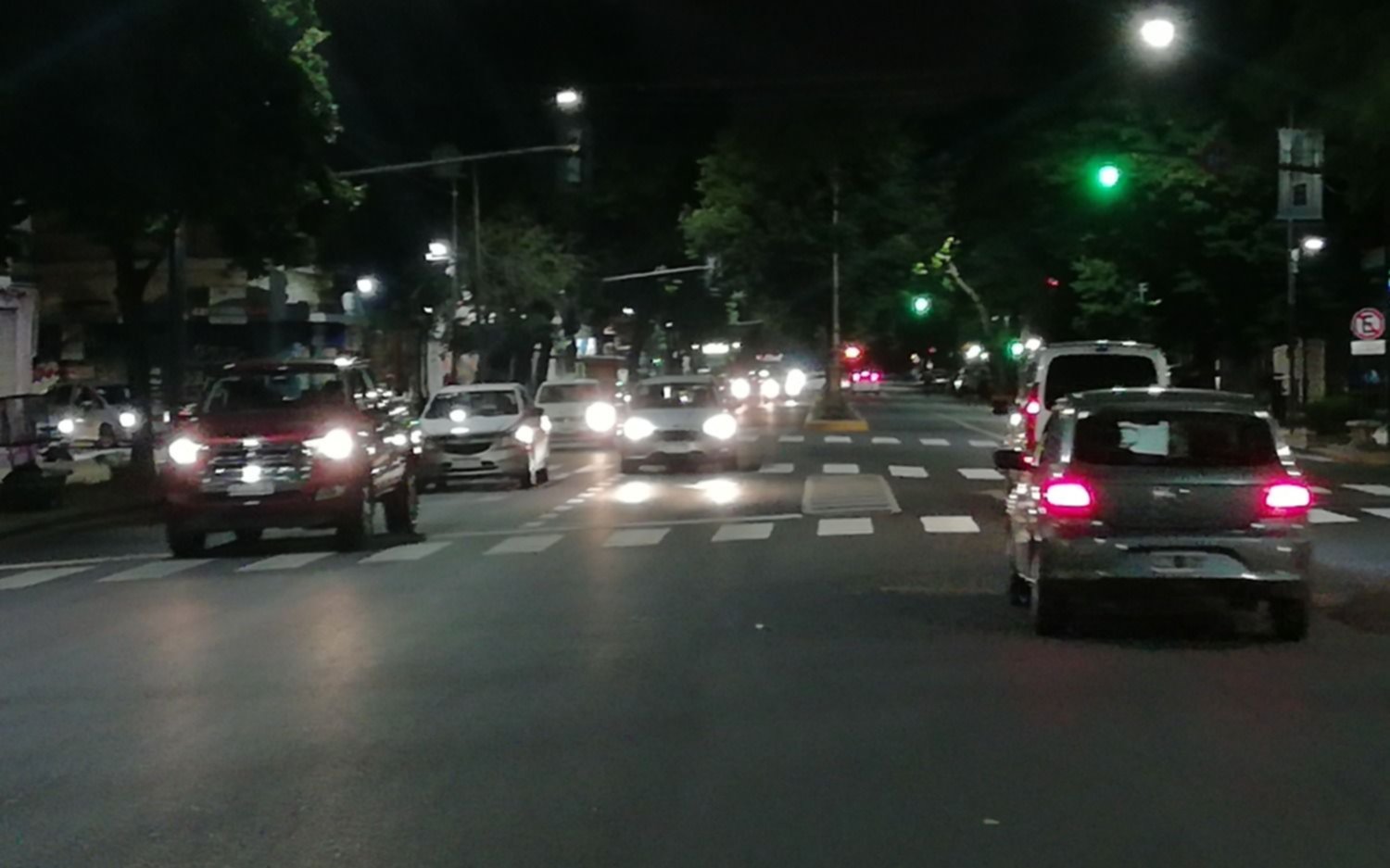 El clima no da respiro: alertan en La Plata por fuertes ráfagas y tormentas para el domingo