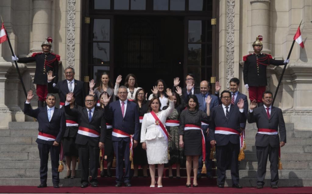 En medio de la crisis, la nueva presidenta armó un Gabinete “centrista”